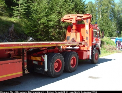 Iveco 330-35
Vigili del Fuoco
Comando Provinciale di Pordenone
VF 15557
Parole chiave: Iveco 330-35 VF15557 Raduno_Nazionale_VVF_2010