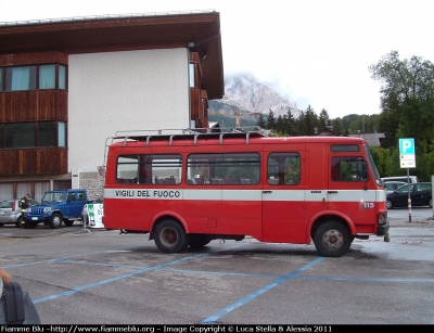 Fiat Iveco 55-10
Vigili del Fuoco
VF 13657
Parole chiave: Fiat Iveco 55-10 VF13657 Raduno_Nazionale_VVF_2010