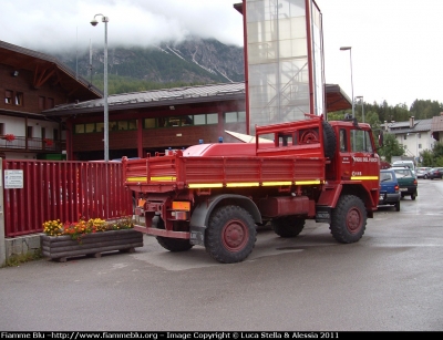 Iveco 80-16
Vigili del Fuoco
Comando Provinciale di Belluno
VF 24171
Parole chiave: Iveco 80-16 VF24171 Raduno_Nazionale_VVF_2010