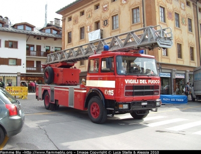 Fiat 684N
Vigili del Fuoco
Distaccamento Permanente di Cortina d'Ampezzo (BL)
VF 10050
Parole chiave: Fiat 684N VF10050 Raduno_Nazionale_VVF_2010