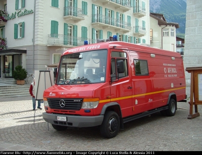 Mercedes-Benz Vario 614D
Vigili del Fuoco
VF 22647
Parole chiave: Mercedes-Benz Vario_614D VF22647 Raduno_Nazionale_VVF_2010