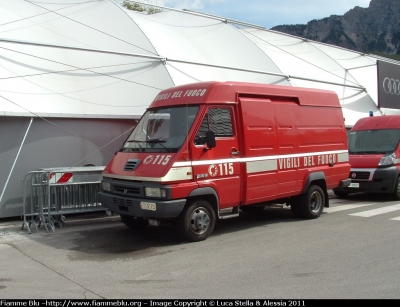 Renault B120
Vigili del Fuoco
VF 19172
Parole chiave: Renault B120 VF19172 Raduno_Nazionale_VVF_2010