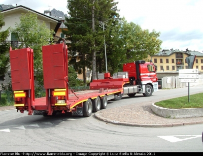 Mercedes-Benz Axor 1843 I serie
Vigili del Fuoco
Comando provinciale di Genova
VF 23194

Parole chiave: Mercedes-Benz Axor_1843_Iserie VF23194 Raduno_Nazionale_VVF_2010