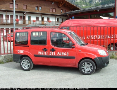 Fiat Doblò II serie
Vigili del Fuoco
VF 25668
Parole chiave: Fiat Doblò_IIserie VF25668 Raduno_Nazionale_VVF_2010