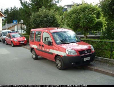 Fiat Doblò II serie
Vigili del Fuoco
VF 24957
Parole chiave: Fiat Doblò_IIserie VF24957 Raduno_Nazionale_VVF_2010