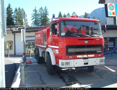 Iveco OM 155
Vigili del Fuoco
Comando Provinciale di Belluno
Distaccamento Permanente di Cortina d'Ampezzo (BL)
AutoBottePompa ricondizionata da Carrozzeria Fortini
VF 10869

Parole chiave: Iveco OM 155 VF10869 Raduno_Nazionale_VVF_2010