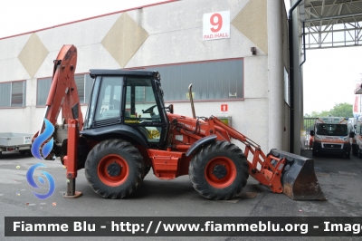 JCB 4CX
Vigili del Fuoco
Comando Provinciale di Brescia
VF 21661
In esposizione al Reas 2013
Parole chiave: JCB 4CX VF21661 Reas_2013