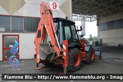 JCB 4CX
Vigili del Fuoco
Comando Provinciale di Brescia
VF 21661
In esposizione al Reas 2013
Parole chiave: JCB 4CX VF21661 Reas_2013