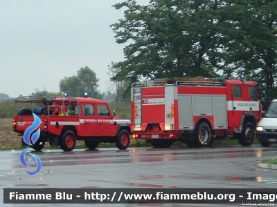 Land Rover Defender 130
Vigili del Fuoco
Comando Provinciale di Ferrara
Distaccamento Permanente di Comacchio
VF 19351
Parole chiave: Land-Rover Defender_130 VF19351