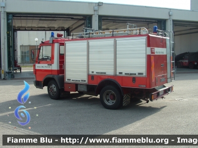 Iveco Zeta 65-12
Vigili del Fuoco
Comndo Provinciale di Ferrara
Distaccamento Permanente di Portomaggiore
Attualmente operativo al Distaccamento Volontario di Copparo
Polisoccorso allestimento Baribbi
VF 16242
Parole chiave: Iveco Zeta_65-12 VF16242