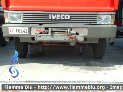 Iveco Zeta 65-12
Vigili del Fuoco
Comndo Provinciale di Ferrara
Distaccamento Permanente di Portomaggiore
Attualmente operativo al Distaccamento Volontario di Copparo
Polisoccorso allestimento Baribbi
Stabilizzatori anteriori
VF 16242
Parole chiave: Iveco Zeta_65-12 VF16242