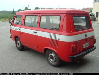 Fiat 900E
Vigili del Fuoco
Comando Provinciale di Ferrara
Distaccamento Permanente di Codigoro
VF 15690
Parole chiave: Fiat 900E VF15690