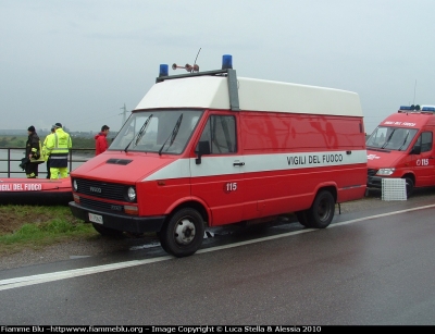 Iveco Daily I Serie
Vigili del Fuoco
Comando Provinciale di Ferrara
fino al 2009 in uso come carro aria, oggi in forza al distaccamento volontario di Copparo
VF 15849
Parole chiave: Iveco Daily_ISerie VF15849