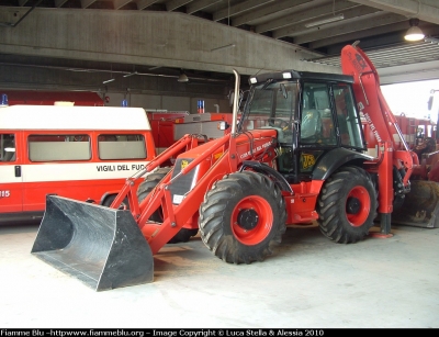 JCB 4CX
Vigili del Fuoco
Comando Provinciale di Ferrara
Colonna Mobile Regionale
Movimento Terra
 VF 21657 
Parole chiave: JCB 4CX  VF21657 