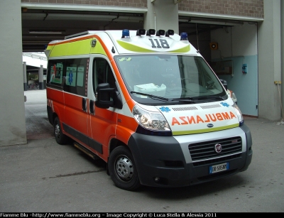 Fiat Ducato X250
118 Romagna Soccorso
Azienda USL Rimini
"BRAVO 27"
Ambulanza Allestita Aricar

*Si ringrazia il personale per la disponibilità e la collaborazione*
Parole chiave: Fiat Ducato_X250 Ambulanza 118_Rimini