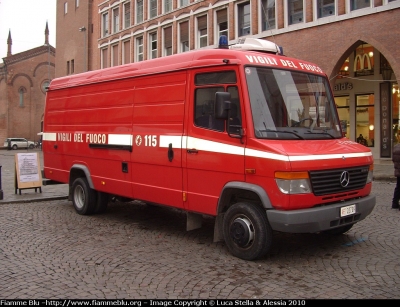 Mercedes-Benz Vario 612D
Vigili del Fuoco 
Comando Provinciale di Ferrara
VF 20709
Santa Barbara 2010 Ferrara
Parole chiave: Mercedes-Benz Vario_612D VF20709 Santa_Barbara_2010