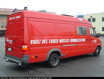 Mercedes-Benz Sprinter II serie
Vigili del Fuoco
Comando Provinciale di Ferrara
Nucleo Sommozzatori
VF 21866
Parole chiave: Mercedes-Benz Sprinter_IIserie VF21866