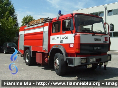 Iveco 190-26
Vigili del Fuoco
Comando Provinciale di Ferrara
Distaccamento Permanente di Portomaggiore
AutoBottePompa allestimento Baribbi I fornitura
I livrea
VF 16031
Parole chiave: Iveco 190-26 VF16031