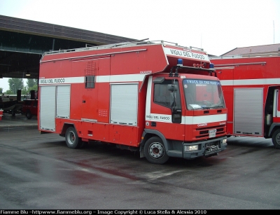 Iveco EuroCargo 100E18 I Serie
Vigili del Fuoco
Comando Provinciale di Ferrara
Polilogistico del Nucleo NBCR
::Nucleo Travasi::
VF 17618
Parole chiave: Iveco Eurocargo_ISerie VF17618