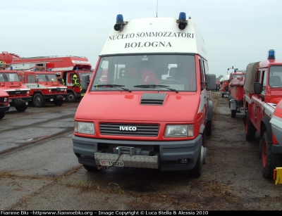 Iveco Daily II Serie
Vigili del Fuoco
Comando Provinciale di Bologna
Nucleo Sommozzatori
VF 19020
Parole chiave: Iveco Daily_IISerie VF19020