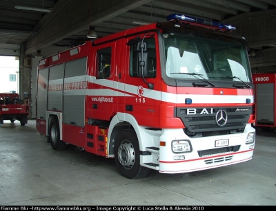 Mercedes-Benz Actros 1841 II serie
Vigili del Fuoco
Comando Provinciale di Ferrara
VF 22617
Parole chiave: Mercedes-Benz Actros_1841_IIserie VF22617 Santa_Barbara_2010