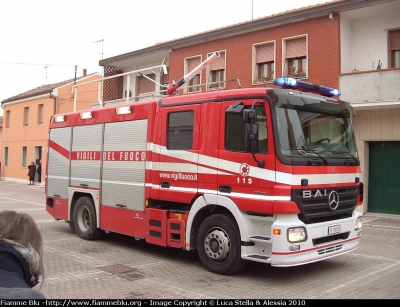 Mercedes-Benz Actros 1841 II serie
Vigili del Fuoco
Comando Provinciale di Ferrara
Distaccamento Permanente di Codigoro (FE)
AutoPompaSerbatoio allestimento Bai
VF 23351
Parole chiave: Mercedes-Benz Actros_1841_IIserie VF23351