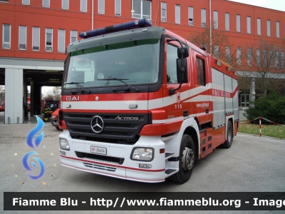 Mercedes-Benz Actros 1841 II serie
Vigili del Fuoco
 Comando Provinciale di Ravenna
 AutoPompaSerbatoio allestimento BAI
 VF 24454
 Santa Barbara 2012 Ravenna 

Parole chiave: Mercedes-Benz Actros_1841_IIserie VF24454 Santa_Barbara_VVF_2012