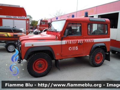 Land Rover Defender 90
Vigili del Fuoco
 Comando Provinciale di Ravenna
 VF 19549
 Santa Barbara 2012 Ravenna
Parole chiave: Land-Rover Defender_90 VF19549 Santa_Barbara_VVF_2012