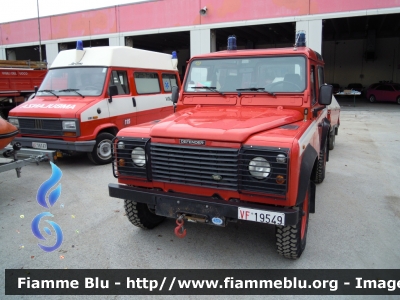 Land Rover Defender 90
Vigili del Fuoco
 Comando Provinciale di Ravenna
 VF 19549
 Santa Barbara 2012 Ravenna
Parole chiave: Land-Rover Defender_90 VF19549 Santa_Barbara_VVF_2012