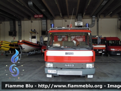 Iveco Zeta 65-12
Vigili del Fuoco
 Comando Provinciale di Ravenna
Nucleo NBCR
Allestimento Baribbi
 VF 17196
 Santa Barbara 2012 Ravenna
Parole chiave: Iveco Zeta_65-12 VF17196 Santa_Barbara_VVF_2012