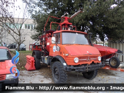 Mercedes-Benz Unimog U404.0
Vigili del Fuoco
Comando Provinciale di Ravenna
Automezzo utilizzato nella Missione Esplorativa
"ItaliAntartide"
 Santa Barbara 2012 Ravenna
Parole chiave: Mercedes-Benz Unimog_U404.0 Santa_Barbara_VVF_2012