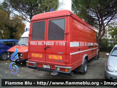 Mercedes-Benz Vario 612D
Vigili del Fuoco
 Comando Provinciale di Ravenna
 VF 21032
 Santa Barbara 2012 Ravenna
Parole chiave: Mercedes-Benz Vario_612D VF21032 Santa_Barbara_VVF_2012