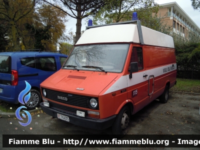 Iveco Daily I serie
Vigili del Fuoco
Comando Provinciale di Ravenna
VF 16435
Santa Barbara 2012 Ravenna
Parole chiave: Iveco Daily_Iserie VF16435 Santa_Barbara_VVF_2012