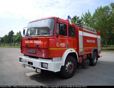 Iveco 190-26
Vigili del Fuoco
Comando Provinciale di Ferrara
Disaccamento Permanente di Portomaggiore
AutoBottePompa allestimento Baribbi I fornitura
II livrea
VF 16031
Parole chiave: Iveco 190-26 VF16031