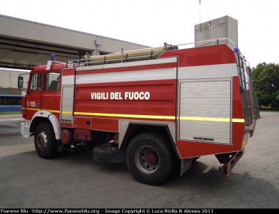 Iveco 190-26
Vigili del Fuoco
Comando Provinciale di Ferrara
Disaccamento Permanente di Portomaggiore
AutoBottePompa allestimento Baribbi I fornitura
II livrea
VF 16031
Parole chiave: Iveco 190-26 VF16031