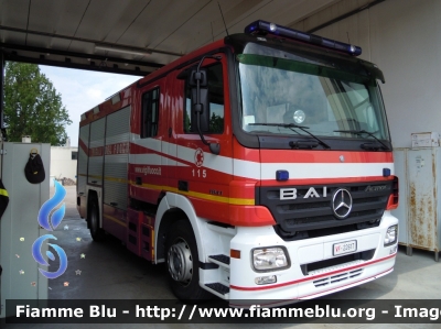 Mercedes-Benz Actros 1841 II serie
Vigili del Fuoco
Comando Provinciale di Ferrara
Distaccamento Permanente di Portomaggiore (FE)
AutoPompaSerbatoio allestimento Bai
VF 22617
Parole chiave: Mercedes-Benz Actros_1841_IIserie VF22617