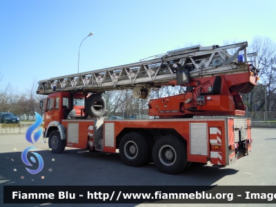 Iveco 330-35
 Vigili del Fuoco
 Comando Provinciale di Bologna
 AutoScala da 50 metri allestimento Iveco-Magirus
VF 16252
Parole chiave: Iveco 330-35 VF16252