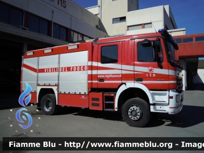 Mercedes-Benz Actros 1841 II serie 
Vigili del Fuoco
 Comando Provinciale di Bologna
 AutoPompaSerbatoio allestimento BAI
 VF 24457
Il mezzo è ritratto con le sospensioni
Elipress alla massima estensione
Parole chiave: Mercedes-Benz Actros_1841_IIserie VF24457