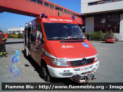 Mercedes-Benz Sprinter II Serie
Vigili del Fuoco
Comando Provinciale di Bologna
Polisoccorso allestimento Bai
Dono di Autostrade per l'Italia
VF 23942
Parole chiave: Mercedes-Benz Sprinter_IISerie VF23942