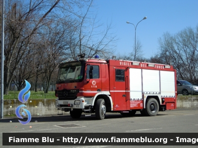 Mercedes-Benz Actros 1832 II serie 
Vigili del Fuoco
Comando Provinciale di Bologna
AutoPompaSerbatoio bimodale (strada-rotaia) allestimento Bai-Zagro
VF 24124
Parole chiave: Mercedes-Benz Actros_1832_IIserie VF24124