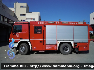 Mercedes-Benz Actros 1832 II serie 
Vigili del Fuoco
Comando Provinciale di Bologna
AutoPompaSerbatoio bimodale (strada-rotaia) allestimento Bai-Zagro
VF 24124
Parole chiave: Mercedes-Benz Actros_1832_IIserie VF24124