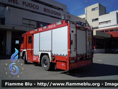 Mercedes-Benz Actros 1832 II serie 
Vigili del Fuoco
Comando Provinciale di Bologna
AutoPompaSerbatoio bimodale (strada-rotaia) allestimento Bai-Zagro
VF 24124
Parole chiave: Mercedes-Benz Actros_1832_IIserie VF24124