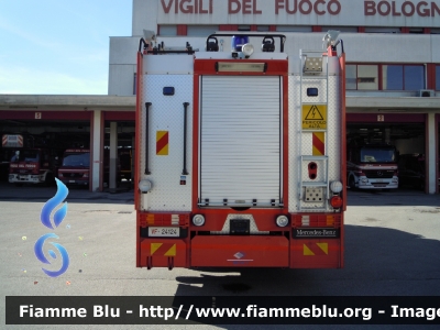 Mercedes-Benz Actros 1832 II serie 
Vigili del Fuoco
Comando Provinciale di Bologna
AutoPompaSerbatoio bimodale (strada-rotaia) allestimento Bai-Zagro
VF 24124
Parole chiave: Mercedes-Benz Actros_1832_IIserie VF24124