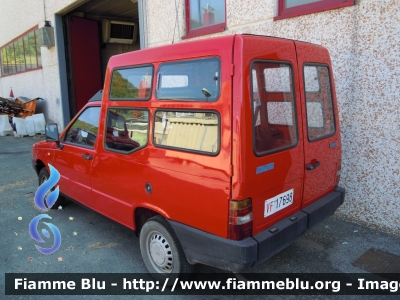 Fiat Fiorino II serie
Vigili del Fuoco
 Comando Provinciale di Firenze
 Distaccamento Volontario di Marradi
 VF 17698
 
**si ringrazia tutto il personale del distaccamento per la cortesia e la disponibilità dimostrata**
Automezzo appena riverniciato in attesa di livrea
Parole chiave: Fiat Fiorino_IIserie VF17698