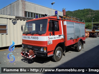 Iveco 60-10
Vigili del Fuoco
Comando Provinciale di Firenze
Distaccamento Volontario di Marradi
Mezzo ricondizionato BAI, attualmente in attesa di essere riallestito come Carro Aria o SAF
VF 14026
 
**si ringrazia tutto il personale del distaccamento per la cortesia e la disponibilità dimostrata**
Parole chiave: Iveco 60-10 VF14026