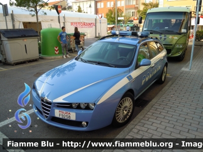 Alfa Romeo 159 Sportwagon
Polizia di Stato
Polizia Stradale
POLIZIA F9258
Parole chiave: Alfa-Romeo 159 POLIZIAF9258