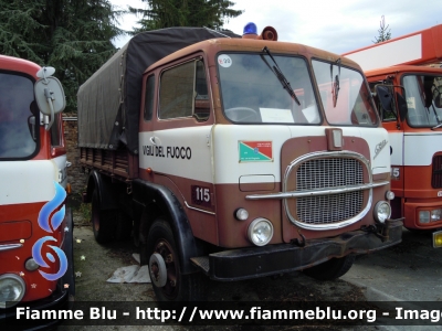 Fiat 639N3
Vigili del Fuoco
Comando Provinciale di Parma
Distaccamento Permanente di Fidenza
Mezzo storico in attesa di restauro per andare a formare il museo storico dei Vigili del Fuoco di Fidenza

Si ringrazia il Comando provinciale e tutto il personale permanente e volontario per la collaborazione 
Parole chiave: Fiat 639N3