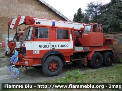 Fiat 697NP
Vigili del Fuoco
Comando Provinciale di Parma
Distaccamento Permanente di Fidenza
AutoGru da 16 ton allestimento Cristanini
Esemplare in attesa di essere ricondizionato
VF 9458
 
Si ringrazia il Comando provinciale e tutto il personale permanente e volontario per la collaborazione 
Parole chiave: Fiat 697NP VF9458