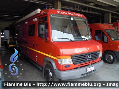 Mercedes-Benz Vario 614D
 Vigili del Fuoco
 Comando Provinciale di Rovigo
 AutoFurgone/Unità di Crisi Locale allestimento Bai
 VF 22647
Parole chiave: Mercedes-Benz Vario_614D VF22647