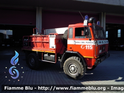 Iveco 80-16
Vigili del Fuoco
Comando Provinciale di Parma
Allestimento Baribbi
Ricondizionato Fortini
VF 15106

Si ringrazia il Comando provinciale e tutto il personale permanente e volontario per la collaborazione
Parole chiave: Iveco 80-16 VF15106